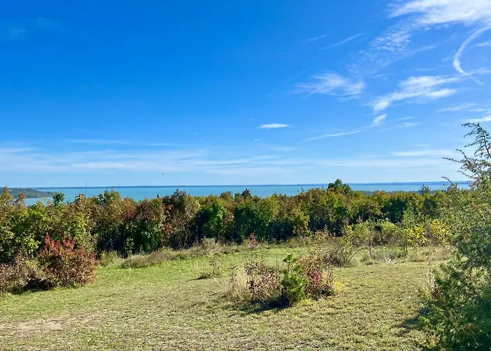 Ugra Miradore Apartament Balatonalmádi